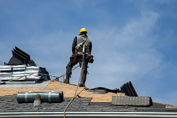 Professional Roofing technician working in Crestline, OH